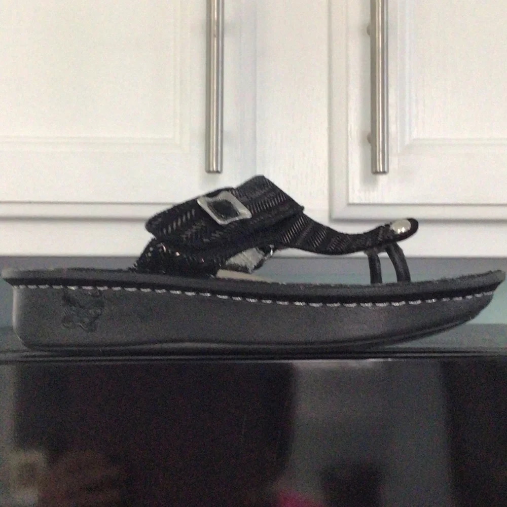 Alegria Brand Carina Chained Black Sandals w/Silver Size 39 Good Used Condition - Picture 1 of 5